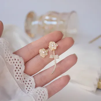 Romantisk 14 KT Guld Belagte Krystal Blomst Stud Øreringe Japansk&Korea Fine Smykker Zircon Uregelmæssige Rose Øreringe images