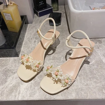 Sommer sandaler kvinder 2021 nye fe style ydre slid mode blomster højhælede tyk hæl sandaler og tøfler bc087 images
